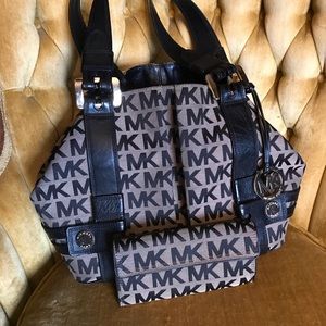 Micheal Kors purse